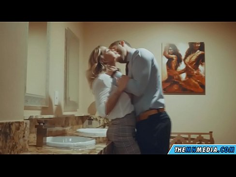 ❤️ Вақте ки як малламуй busty шумо дар як ҳоҷатхона ҷамъиятӣ seduces ☑ Порнои мақъад дар порно tg.xxxpornolive.ru ❌
